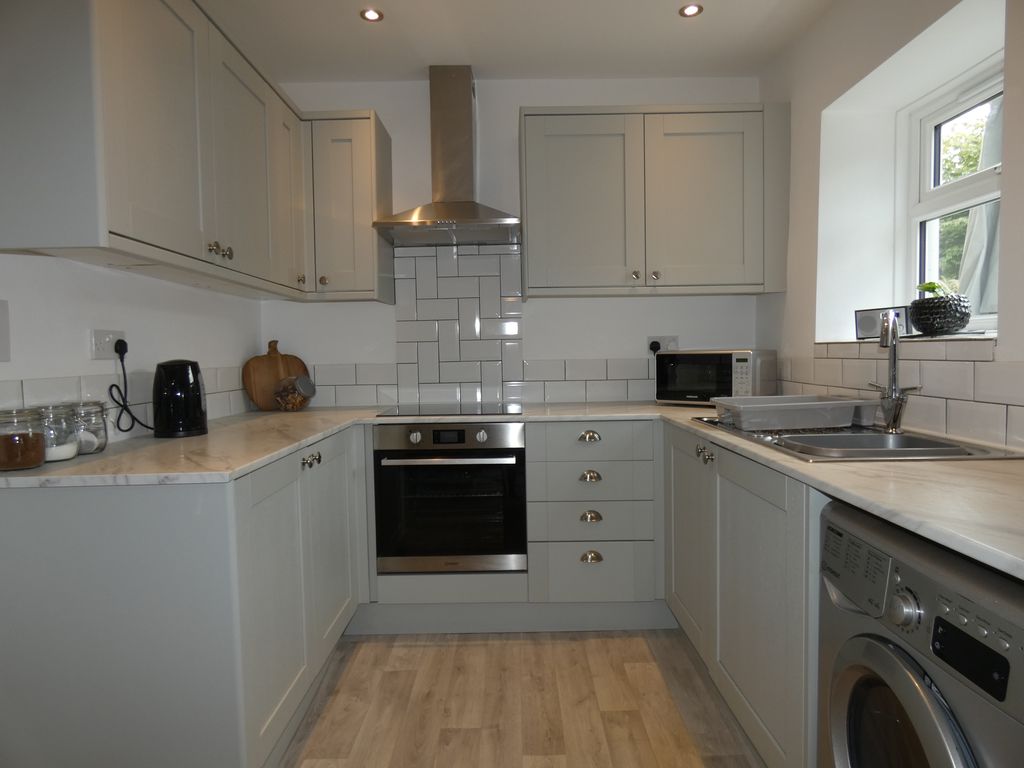 Kitchen- click for photo gallery